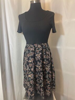 SHEIN Black Floral Dress Size M, Pit to Pit 19, Length 35 polyester